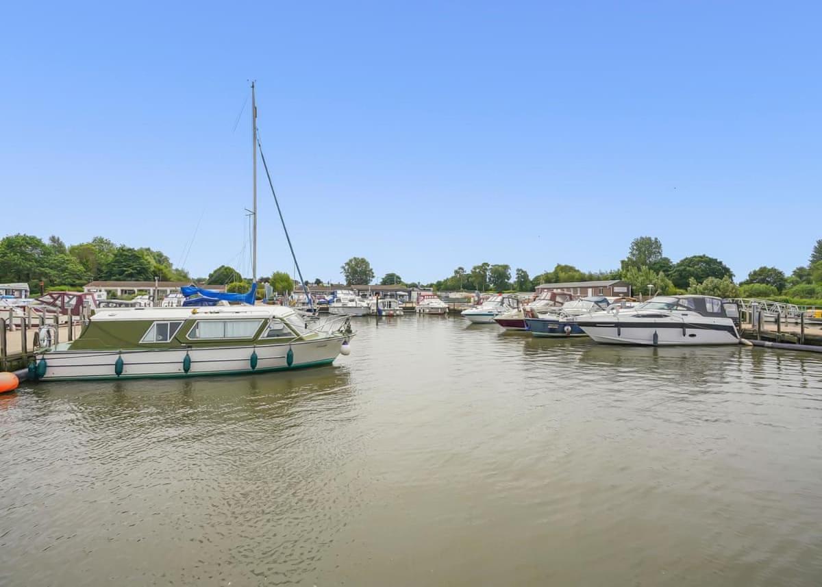 Broadlands Park&Marina Hotell Pakefield Exteriör bild